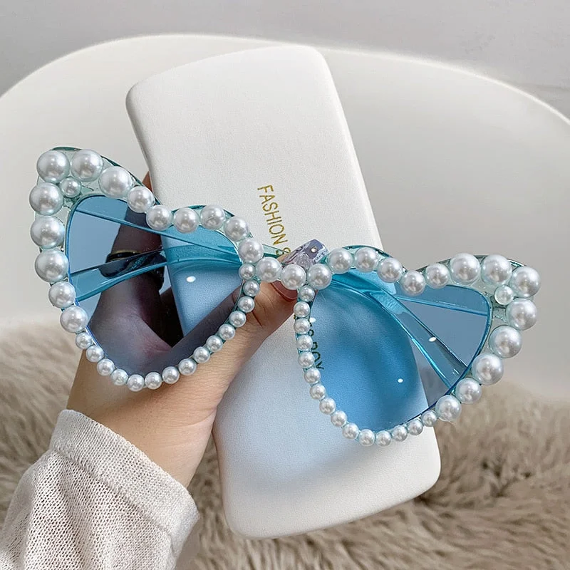 Retro Hip Hop Women's Cat Eye Heart-Shaped Sunglasses with Pearl Decor