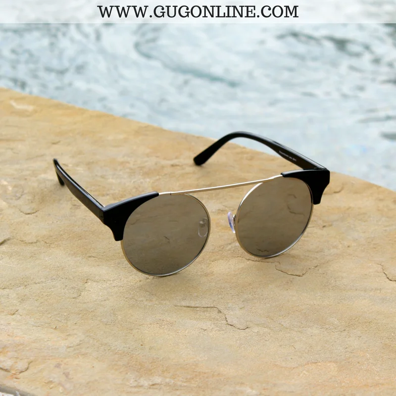 The Nina Round Cat Eye Sunglasses in Black